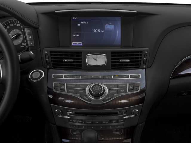 2016 INFINITI Q70 3.7