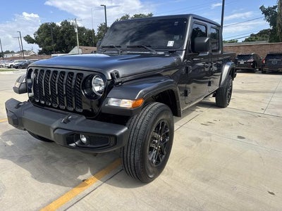 2022 Jeep Gladiator Sport