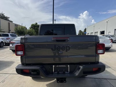 2022 Jeep Gladiator Sport