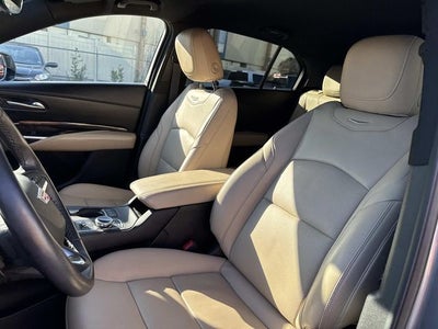 2025 Cadillac XT4 Premium Luxury