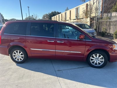 2016 Chrysler Town & Country Touring