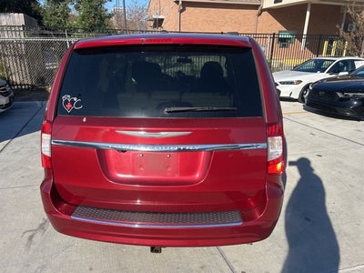 2016 Chrysler Town & Country Touring