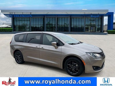 2018 Chrysler Pacifica Touring Plus