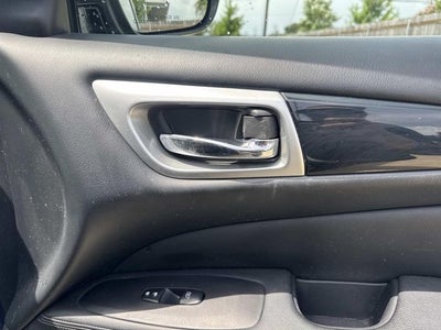 2018 Nissan Pathfinder SV