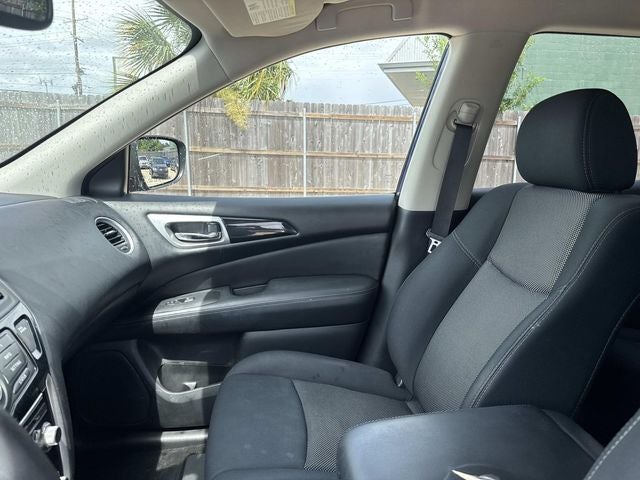 2018 Nissan Pathfinder SV