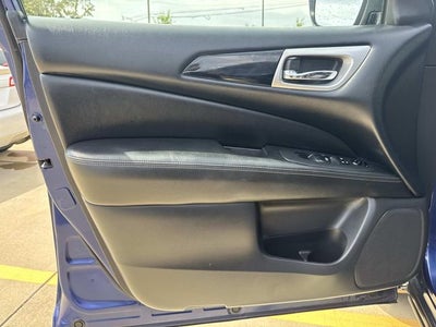 2018 Nissan Pathfinder SV