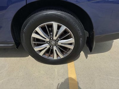 2018 Nissan Pathfinder SV
