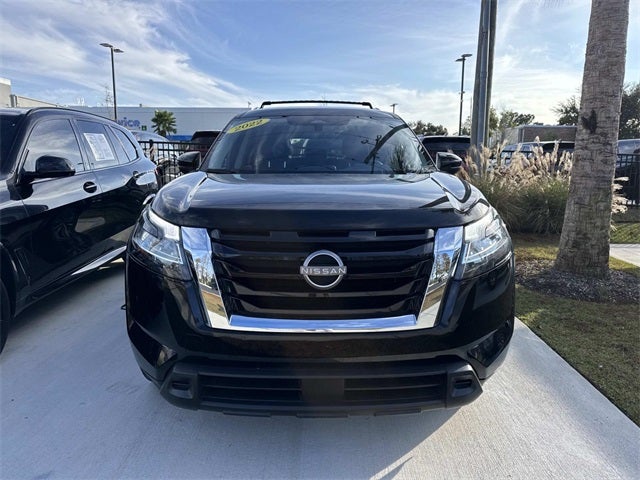 2022 Nissan Pathfinder SV