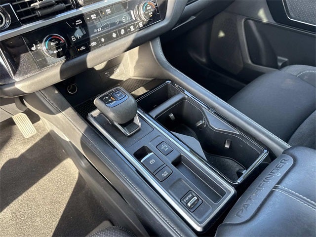 2022 Nissan Pathfinder SV