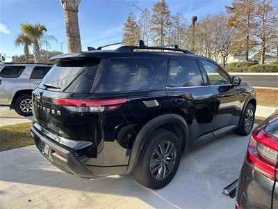 2022 Nissan Pathfinder SV