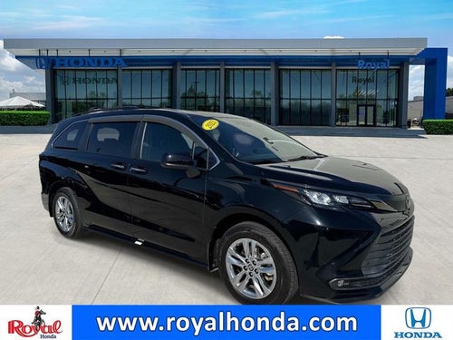 2023 Toyota Sienna Woodland Edition