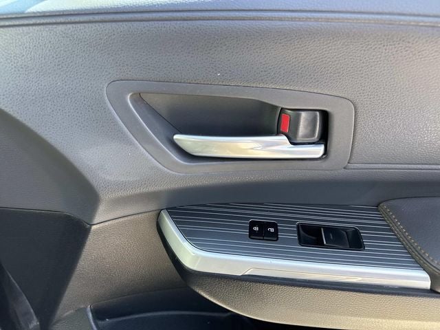 2023 Toyota Sienna Woodland Edition