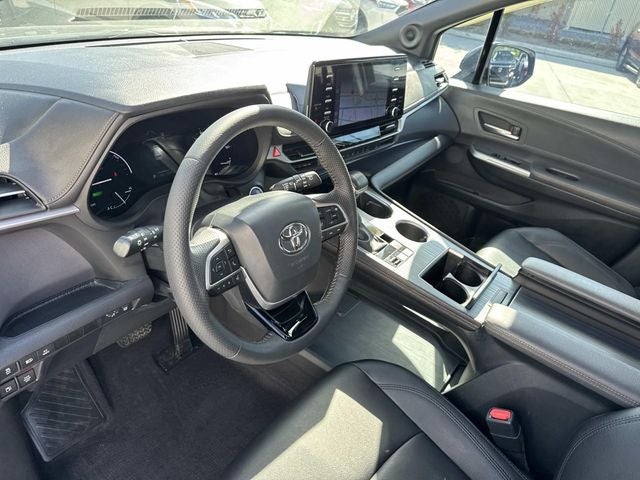 2023 Toyota Sienna Woodland Edition