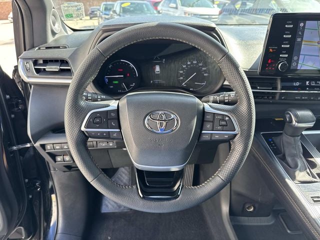 2023 Toyota Sienna Woodland Edition
