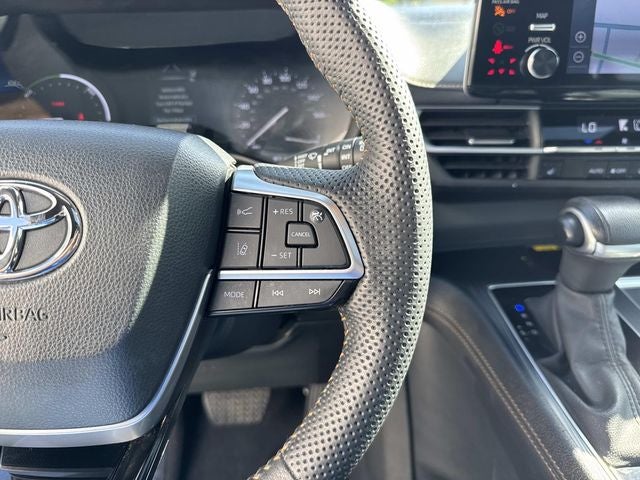2023 Toyota Sienna Woodland Edition