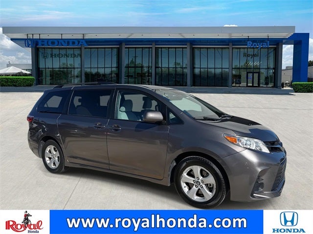 2020 Toyota Sienna LE 8 Passenger