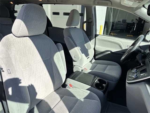 2020 Toyota Sienna LE 8 Passenger