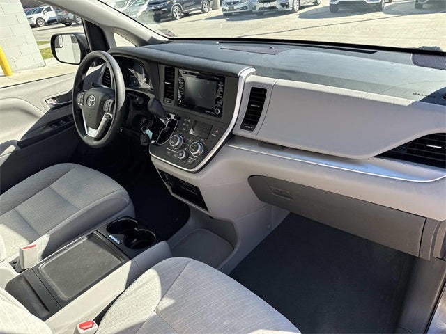 2020 Toyota Sienna LE 8 Passenger