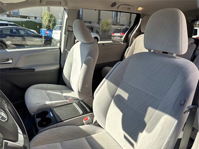 2020 Toyota Sienna LE 8 Passenger
