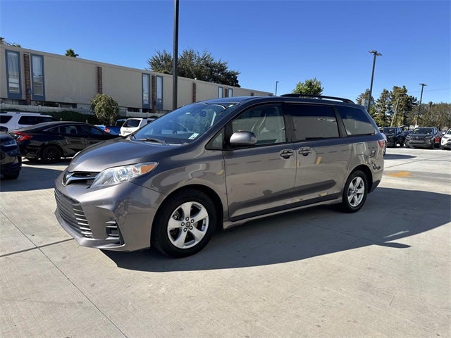 2020 Toyota Sienna LE 8 Passenger