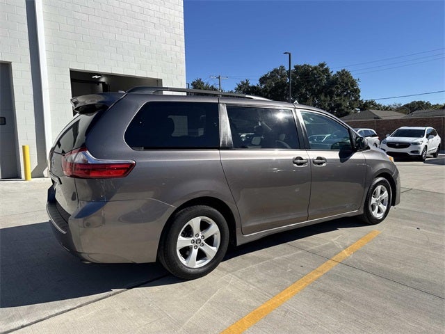 2020 Toyota Sienna LE 8 Passenger