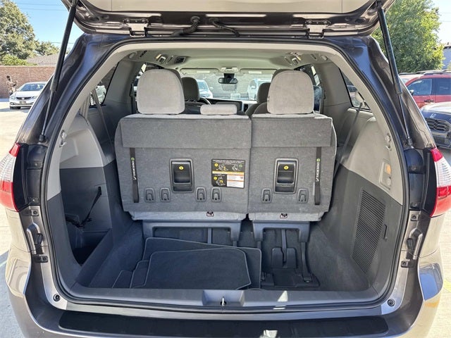 2020 Toyota Sienna LE 8 Passenger