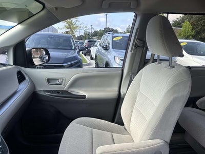 2020 Toyota Sienna LE 8 Passenger