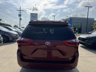 2020 Toyota Sienna LE 8 Passenger