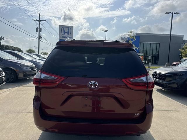 2020 Toyota Sienna LE 8 Passenger