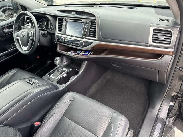 2016 Toyota Highlander Limited Platinum V6