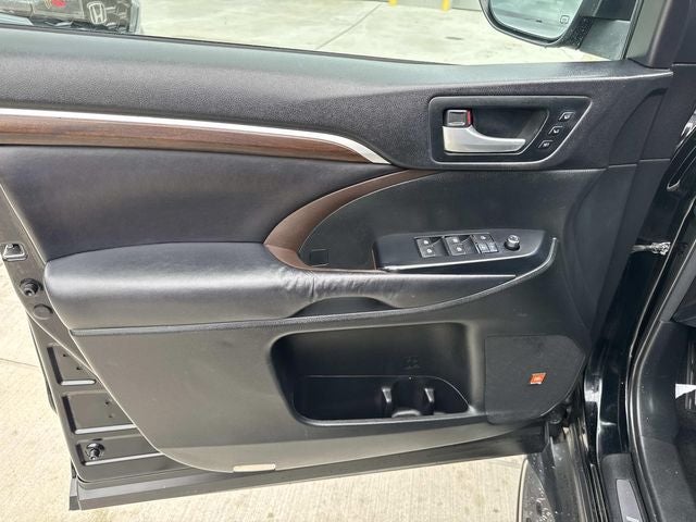 2016 Toyota Highlander Limited Platinum V6