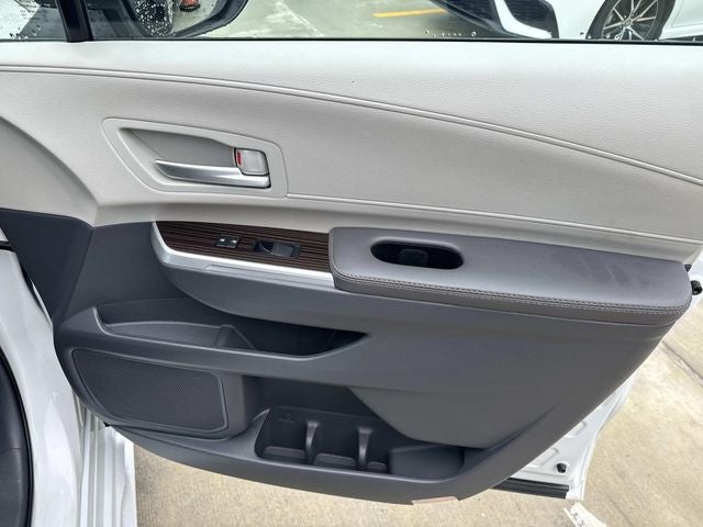 2024 Toyota Sienna XLE 8 Passenger