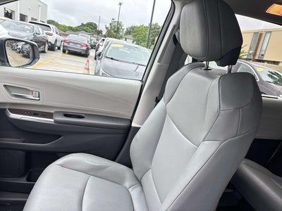 2024 Toyota Sienna XLE 8 Passenger