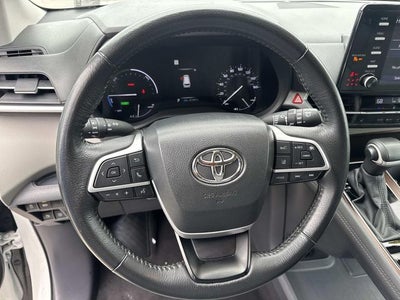 2024 Toyota Sienna XLE 8 Passenger