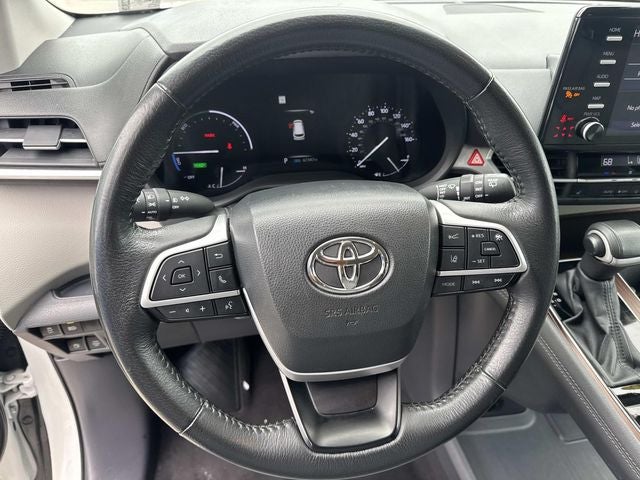 2024 Toyota Sienna XLE 8 Passenger