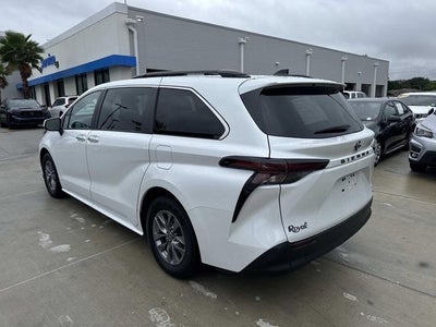 2024 Toyota Sienna XLE 8 Passenger