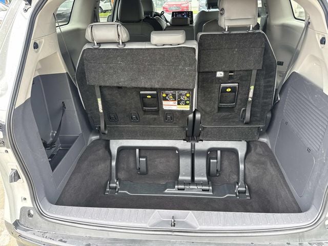 2024 Toyota Sienna XLE 8 Passenger