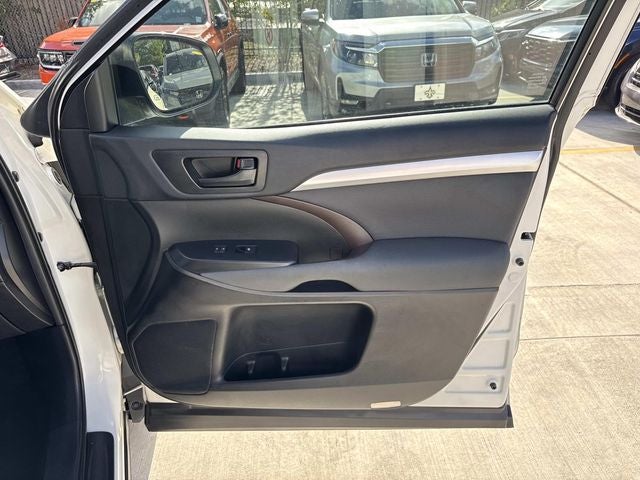 2019 Toyota Highlander LE