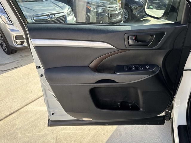 2019 Toyota Highlander LE