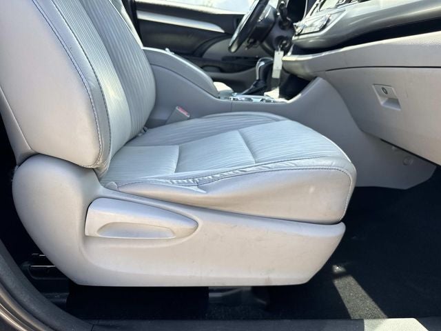 2015 Toyota Highlander LE Plus V6