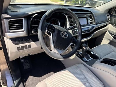2015 Toyota Highlander LE Plus V6