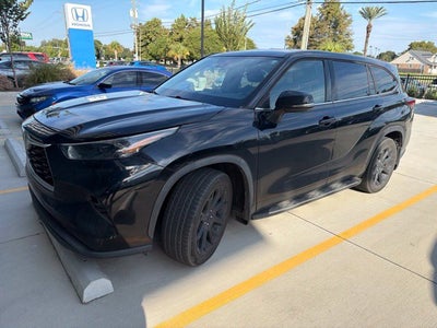 2022 Toyota Highlander LE