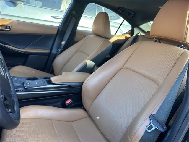 2023 Lexus IS 300