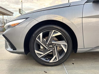 2025 Hyundai Elantra Limited