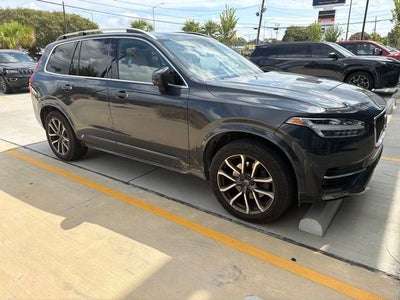 2017 Volvo XC90 T6 Momentum