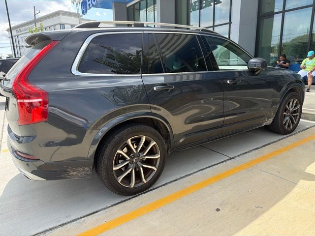 2017 Volvo XC90 T6 Momentum