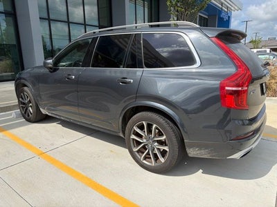2017 Volvo XC90 T6 Momentum