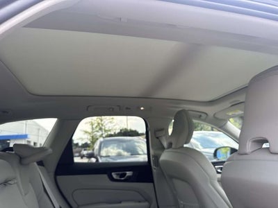 2024 Volvo XC60 B5 Plus Dark Theme