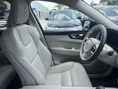 2024 Volvo XC60 B5 Plus Dark Theme