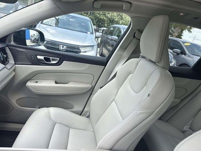 2024 Volvo XC60 B5 Plus Dark Theme